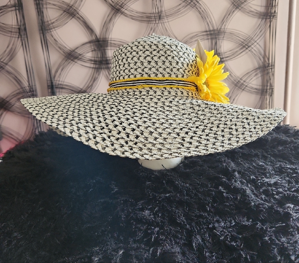 Stylish Black and White Sun Hat with Yellow Accent